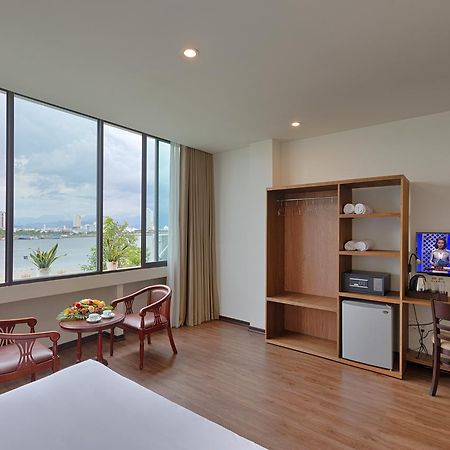 Vitalis Riverside Hotel Da Nang Buitenkant foto