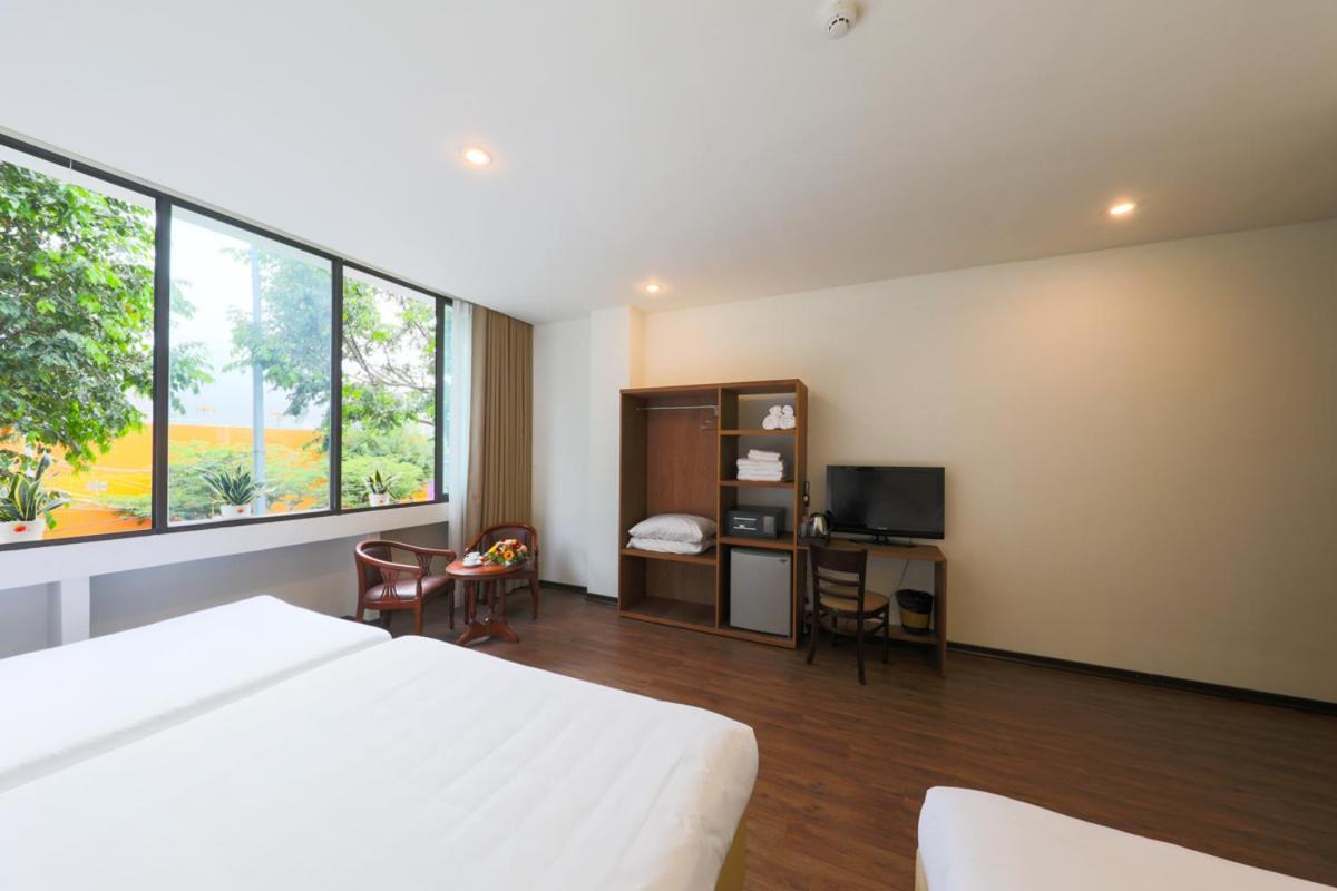 Vitalis Riverside Hotel Da Nang Buitenkant foto