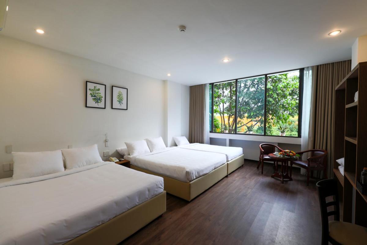 Vitalis Riverside Hotel Da Nang Buitenkant foto