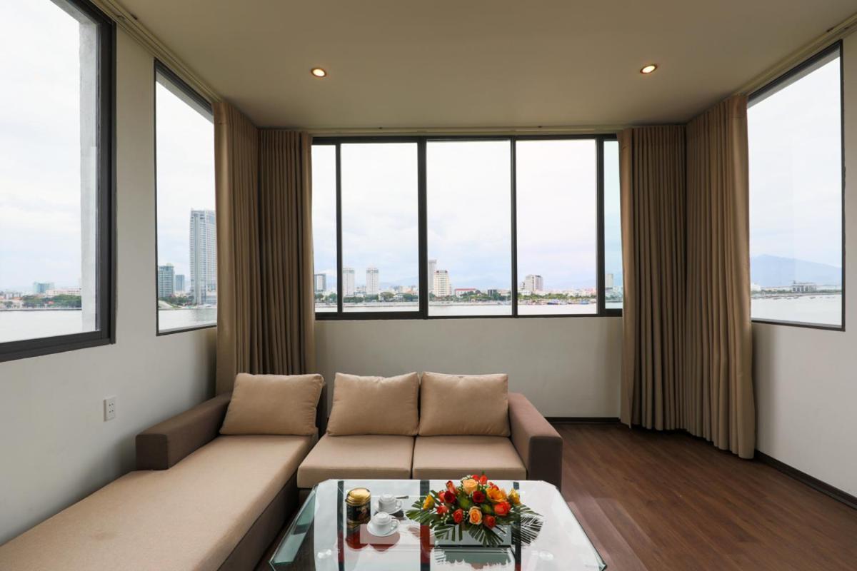 Vitalis Riverside Hotel Da Nang Buitenkant foto