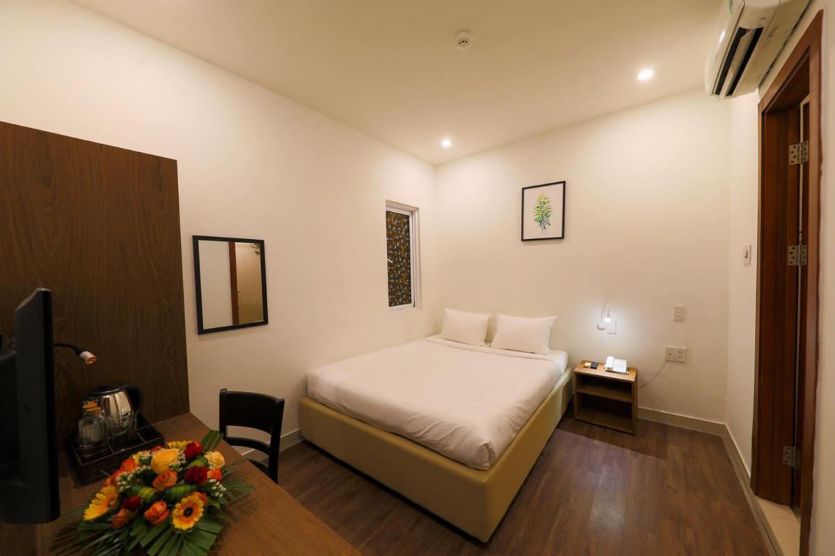 Vitalis Riverside Hotel Da Nang Buitenkant foto