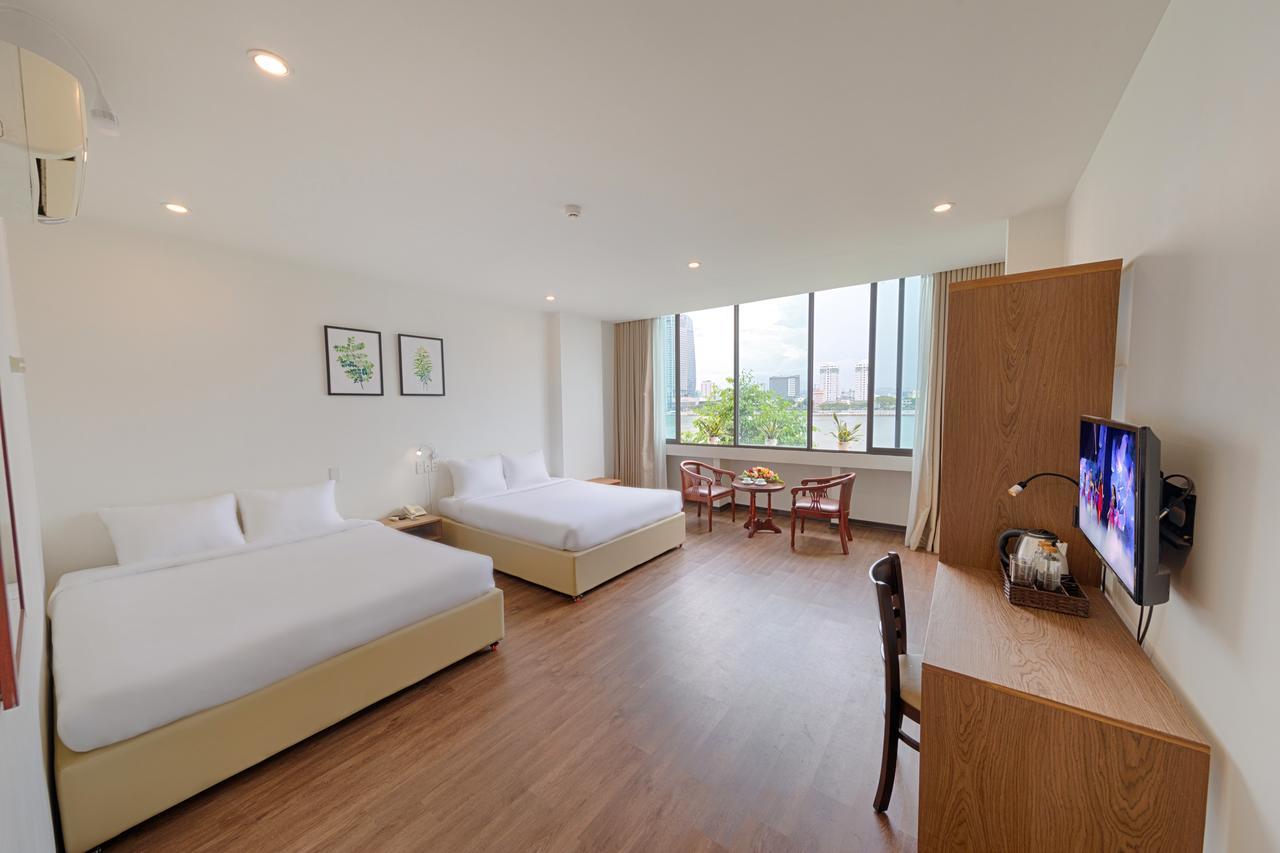 Vitalis Riverside Hotel Da Nang Buitenkant foto