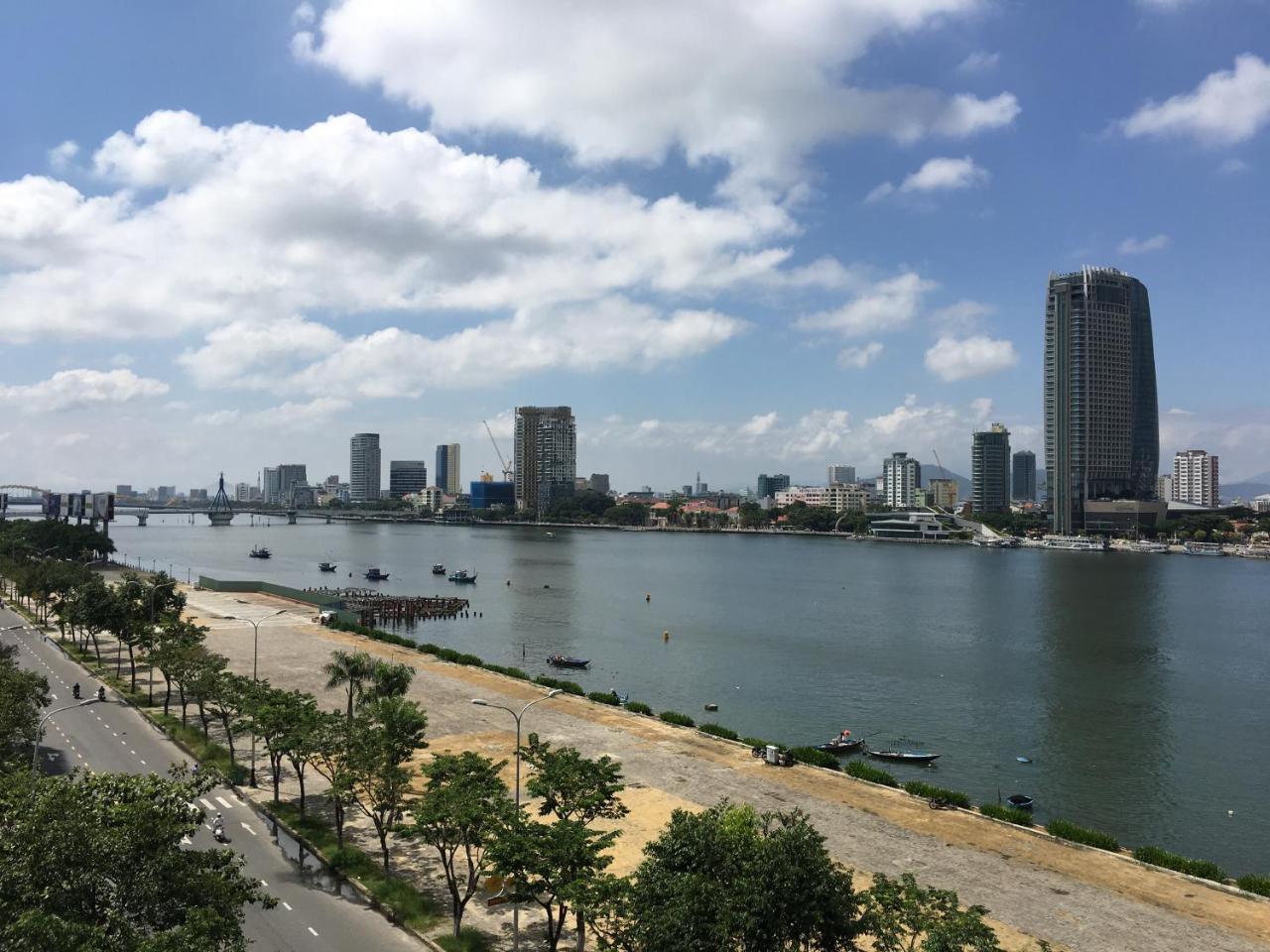 Vitalis Riverside Hotel Da Nang Buitenkant foto